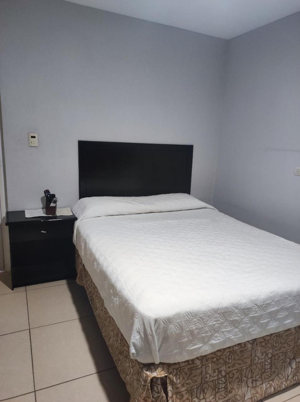 Hgen Rooms & Suites 로스모치스 외부 사진