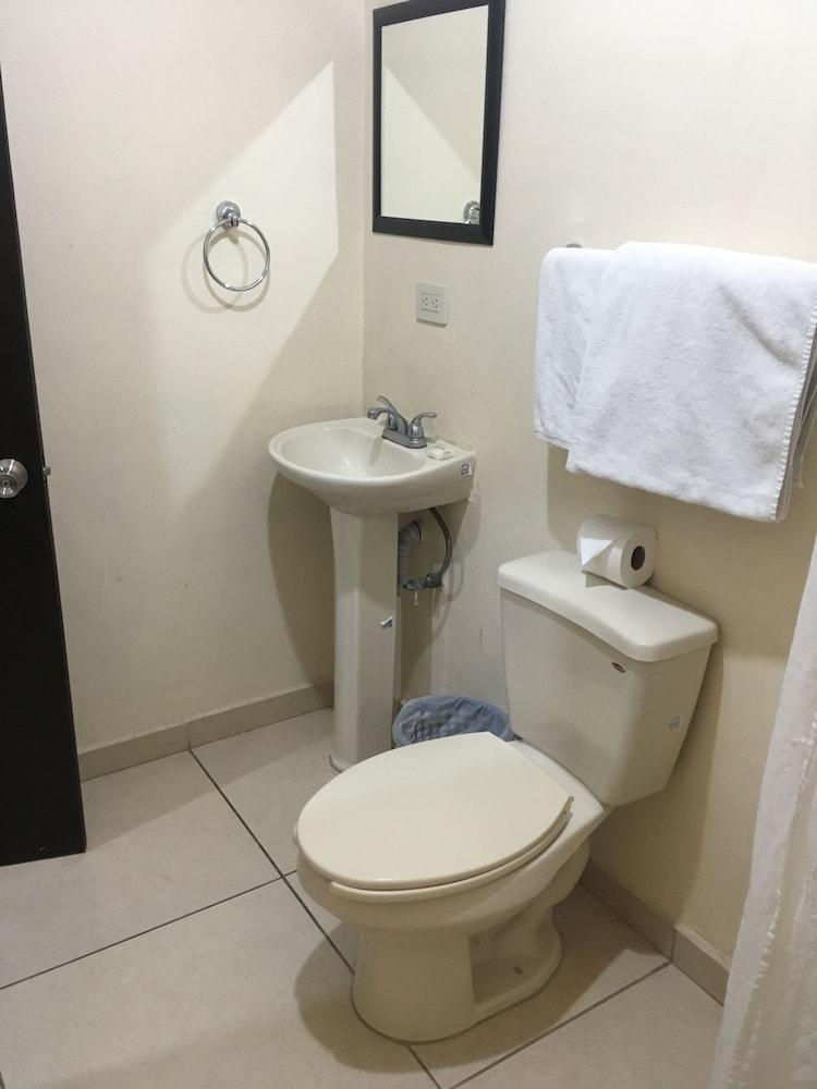 Hgen Rooms & Suites 로스모치스 외부 사진