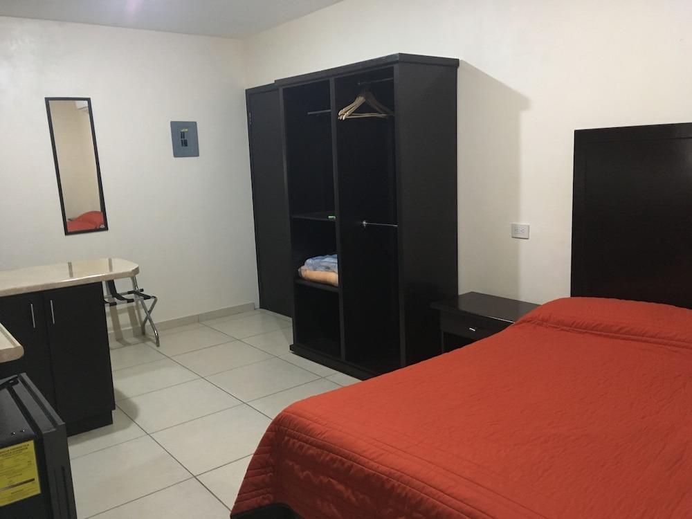 Hgen Rooms & Suites 로스모치스 외부 사진